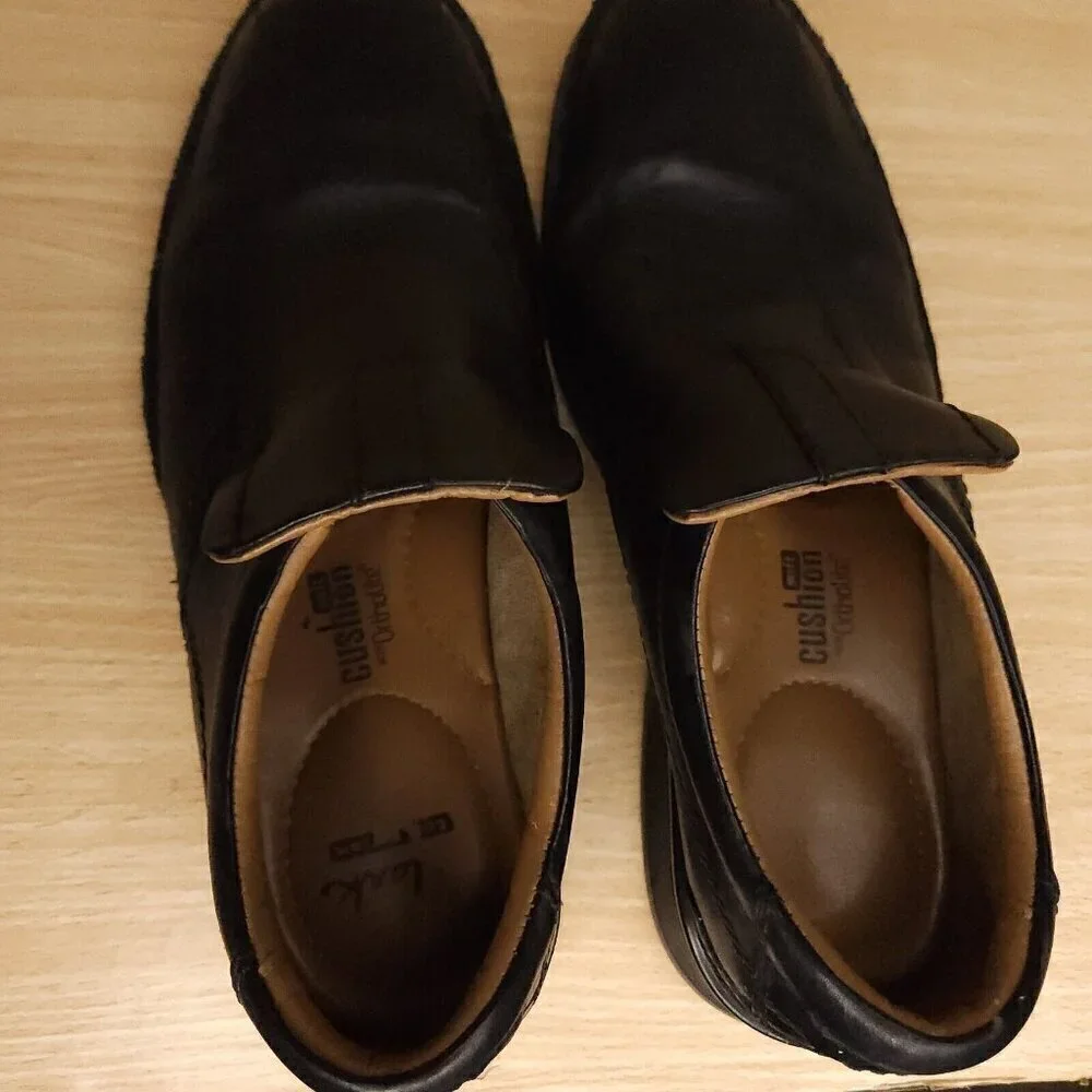 Clarks Mens Black Leather Slip On Shoes 7